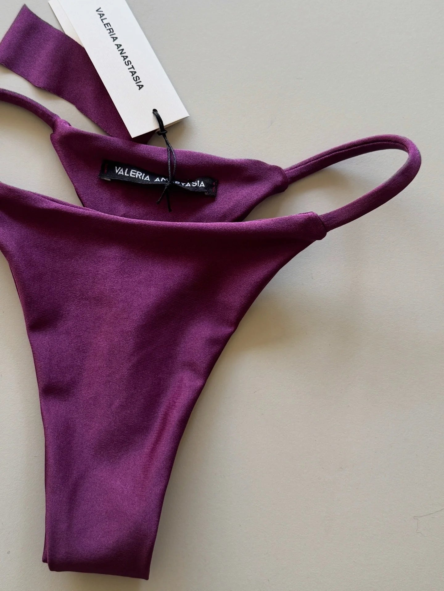 Mighty Pyramids Bottom Plum