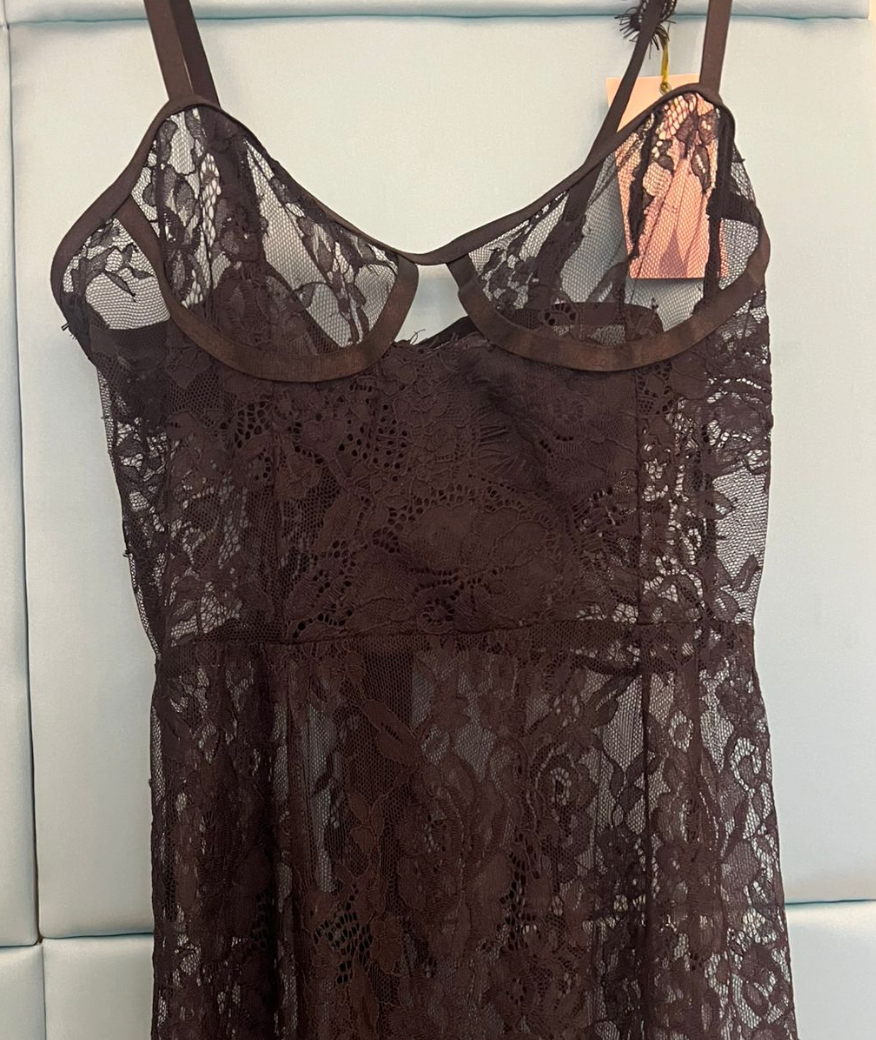 Vestido negro encaje