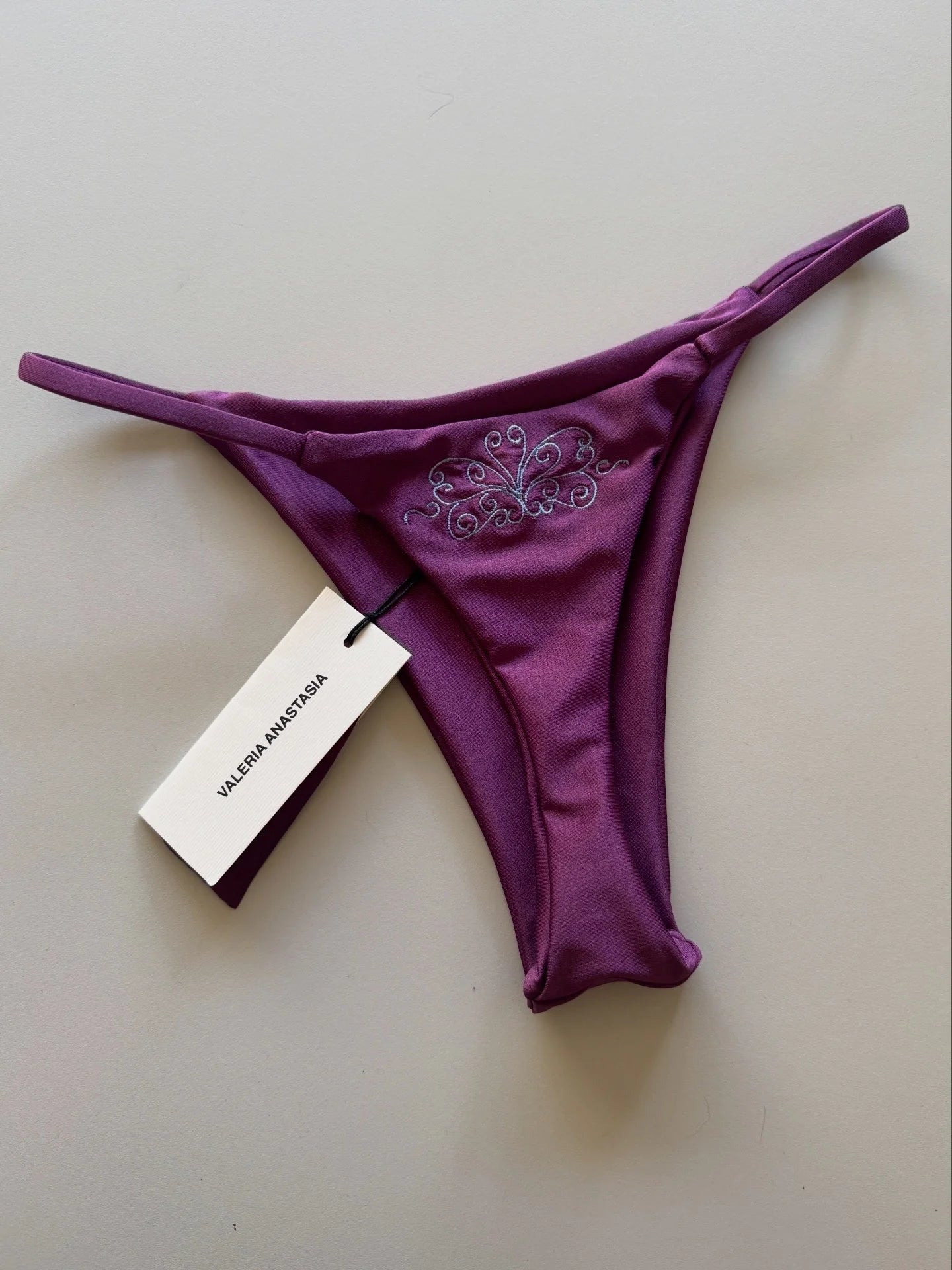 Mighty Pyramids Bottom Plum
