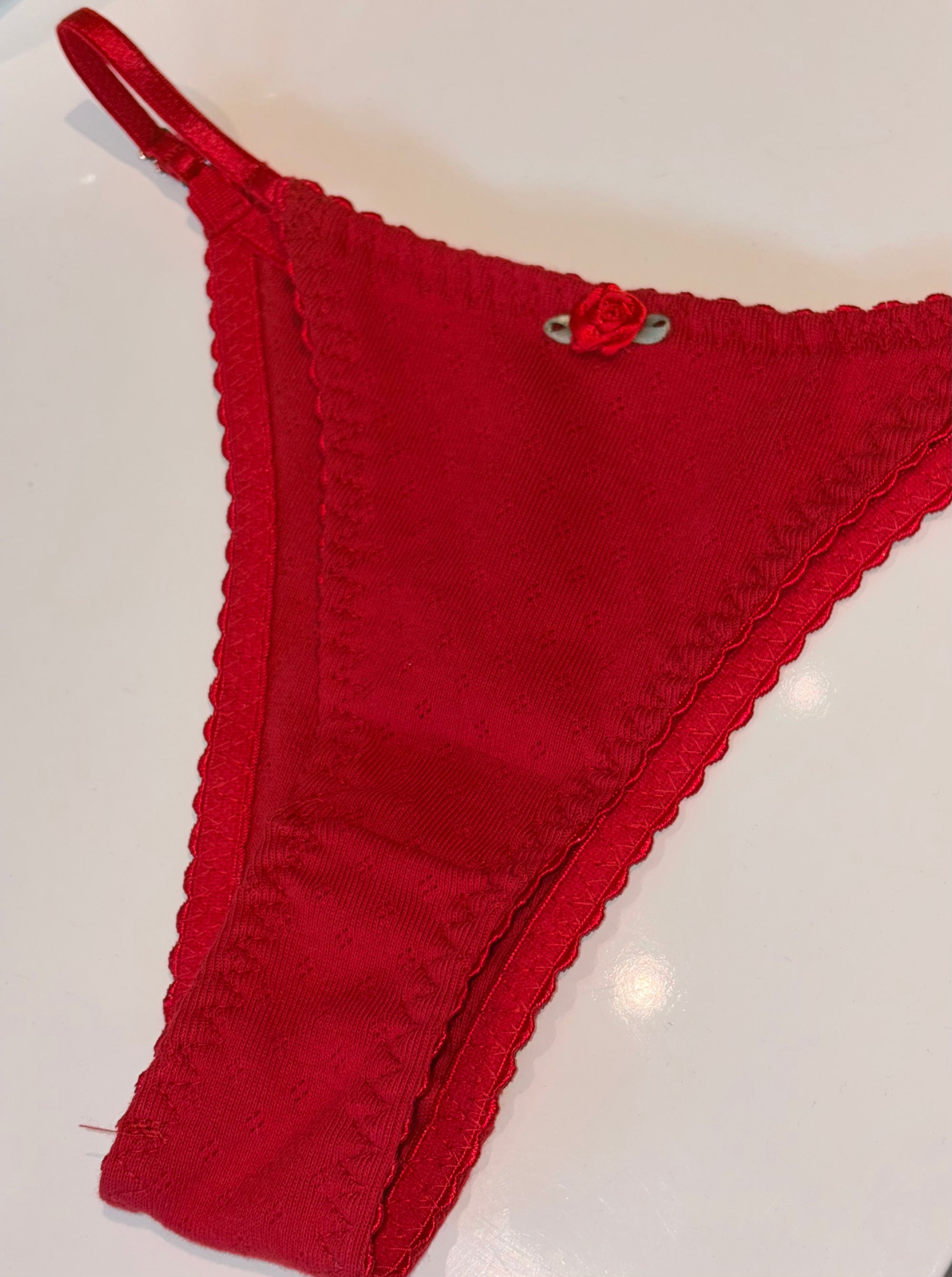 Tanga Roja Pointelle