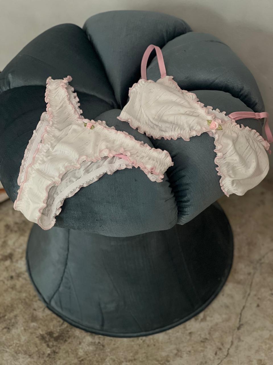 Ruffle panty blanco con rosa
